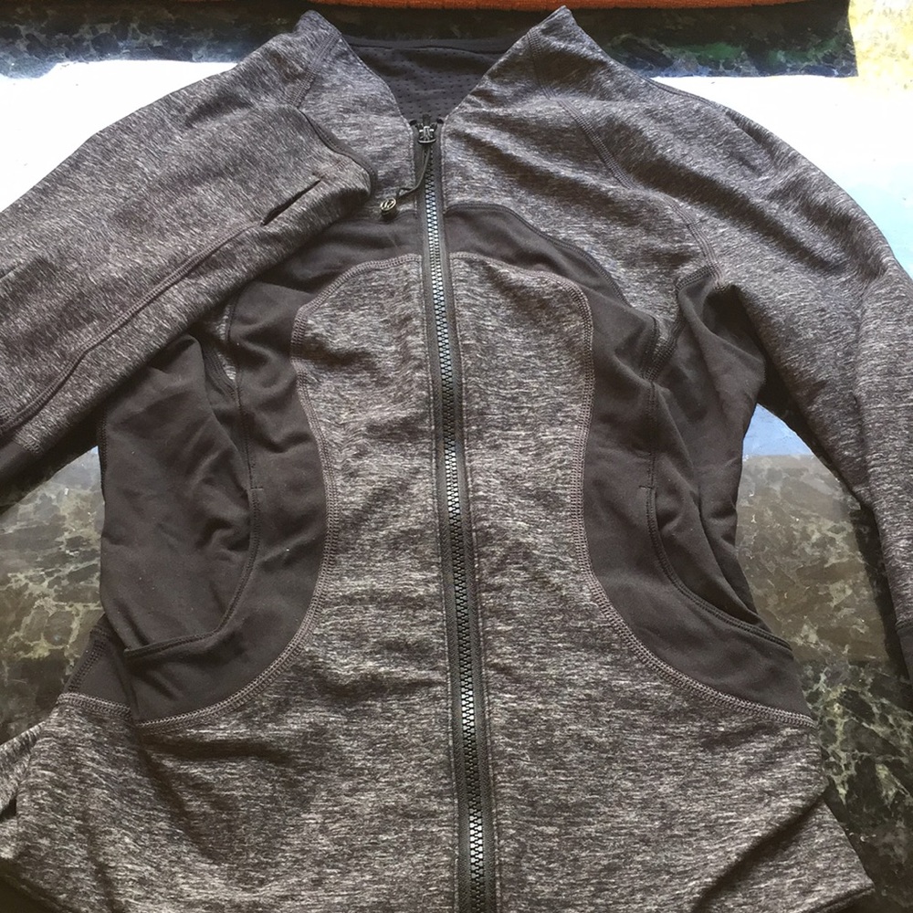 Lululemon zip up size 4
